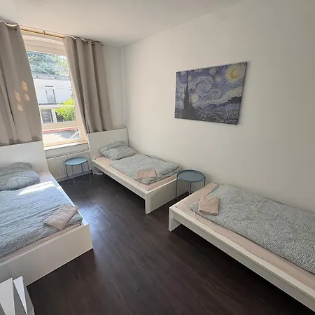 Big Family 110 Qm And 3 Bedrooms Lägenhet *